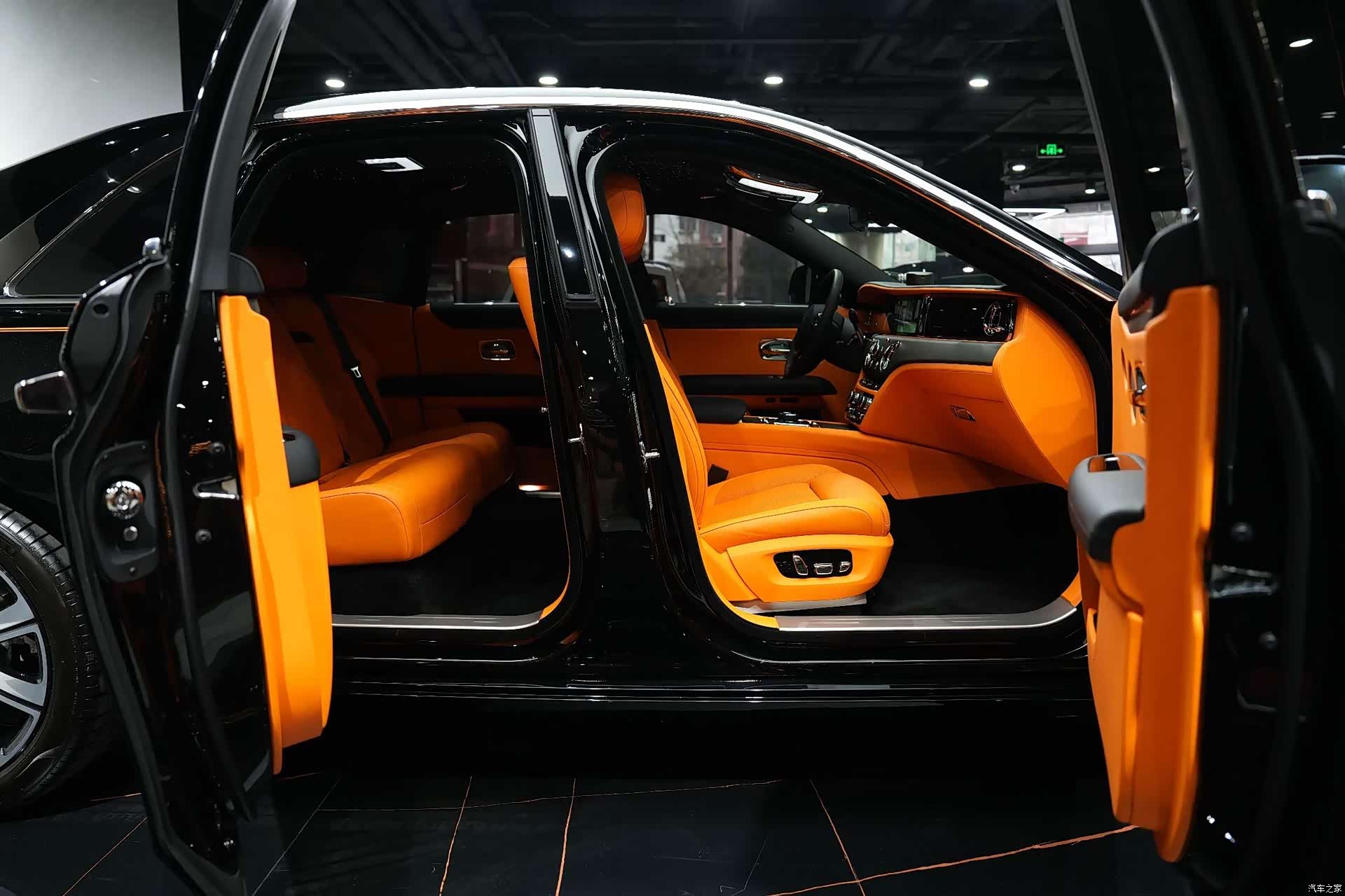 Rolls-Royce Ghost, 2025 40