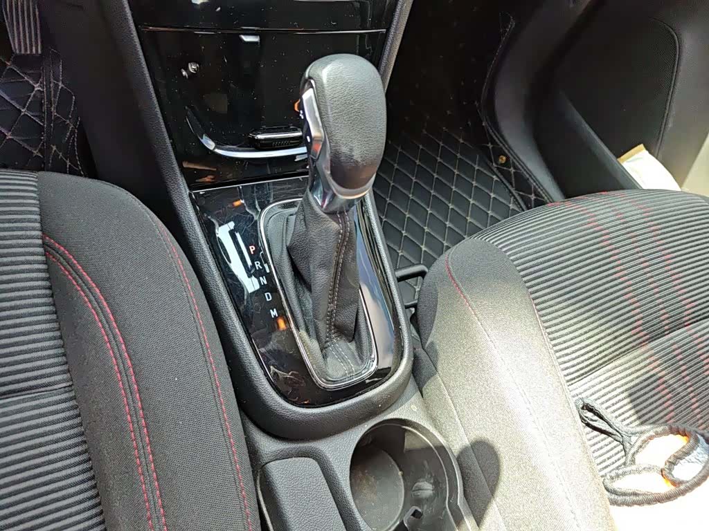 Buick Encore, 2016 11