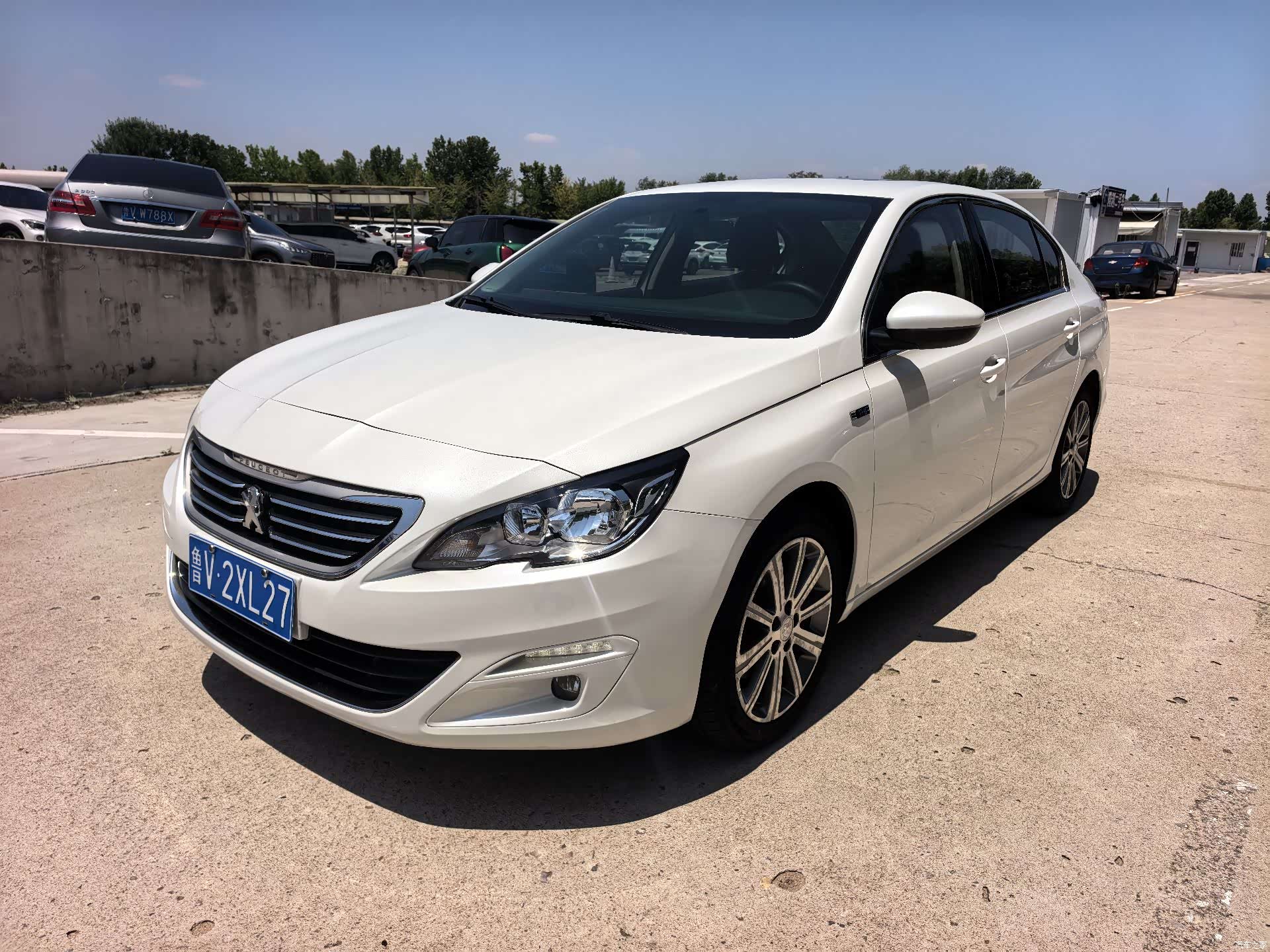 Peugeot 408