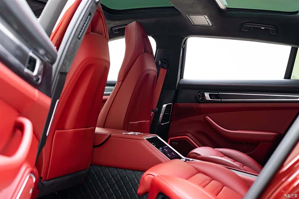 Porsche Panamera, 2022 12