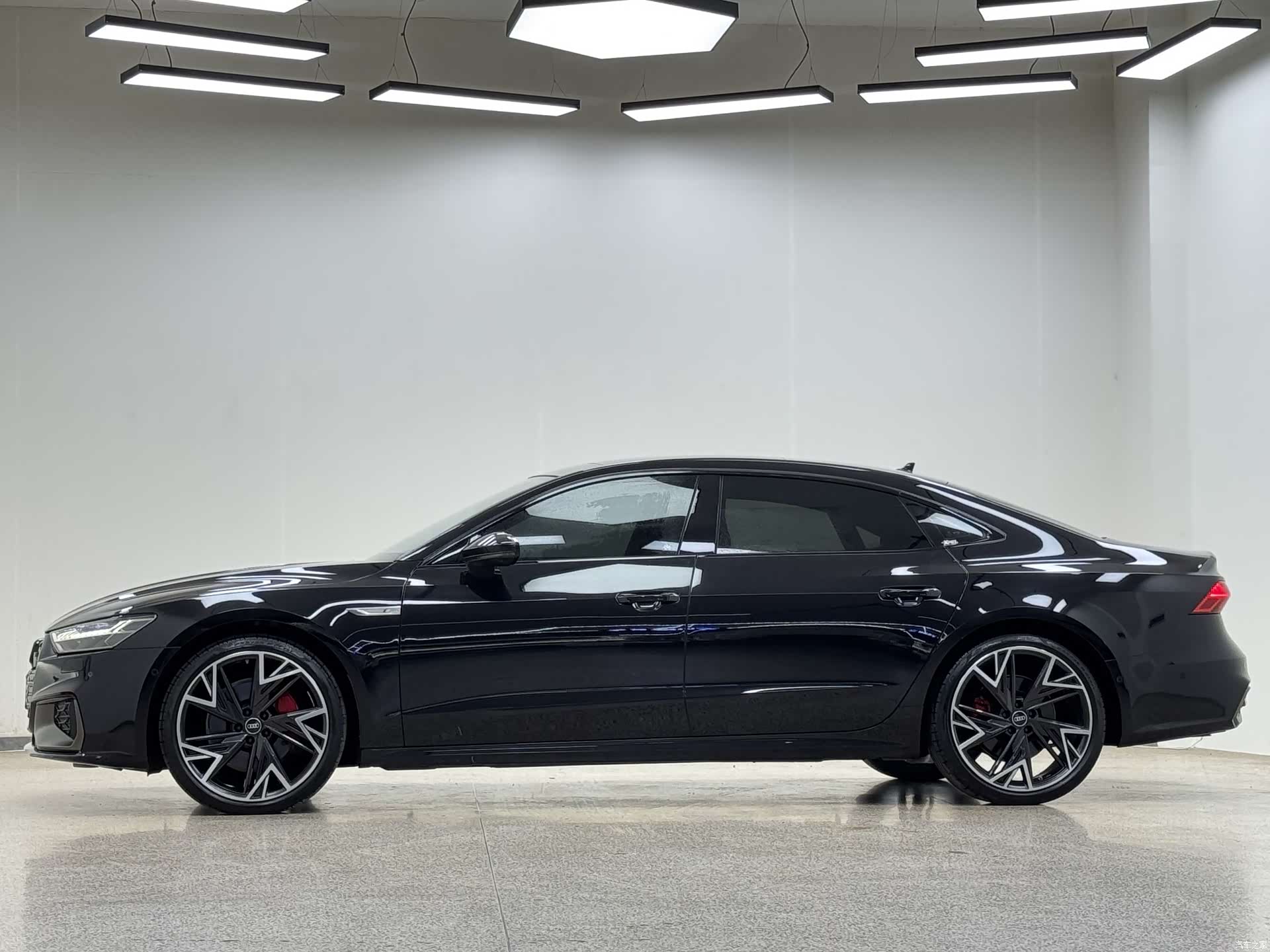 Audi A7L, 2025 все фото