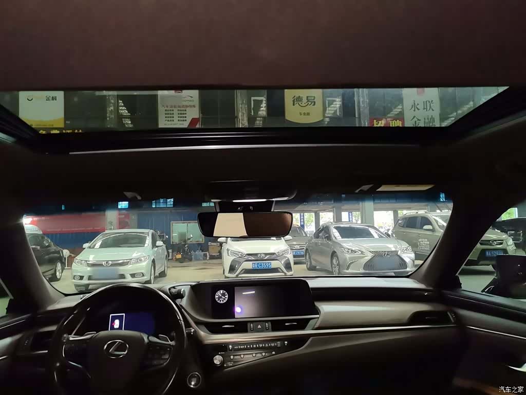 Lexus ES, 2020 9
