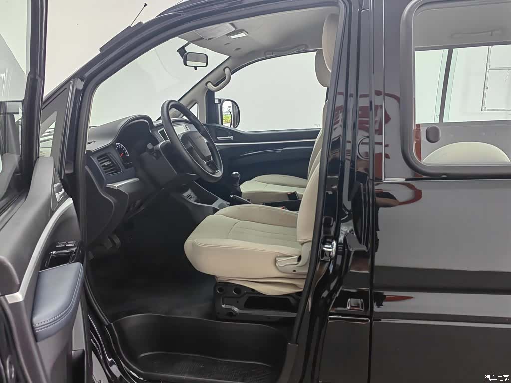 DongFeng M5, 2025 10