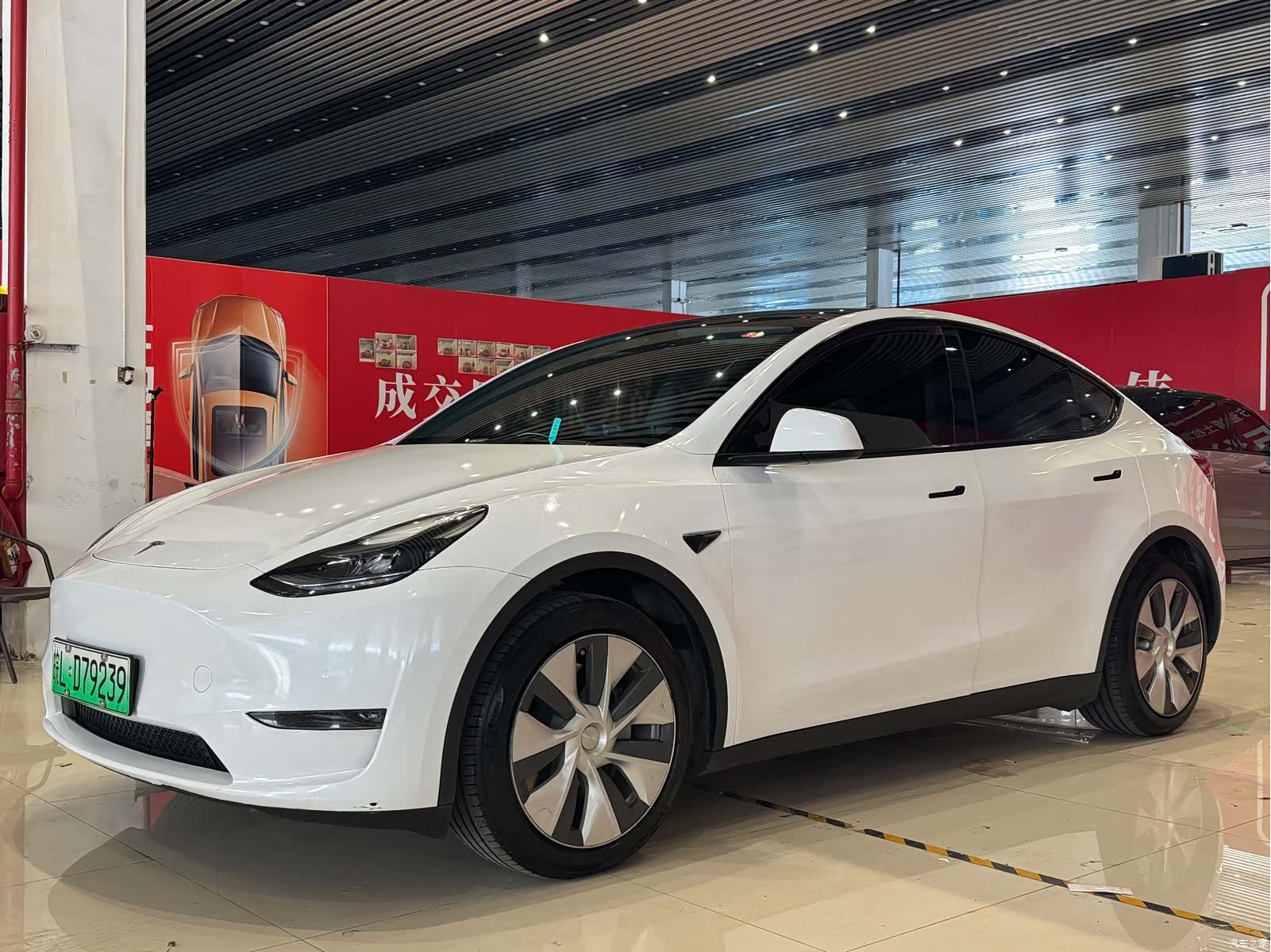 Tesla Model Y, 2023 1