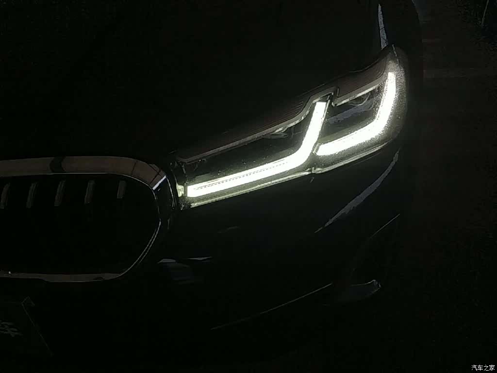BMW 5 Series, 2022 24