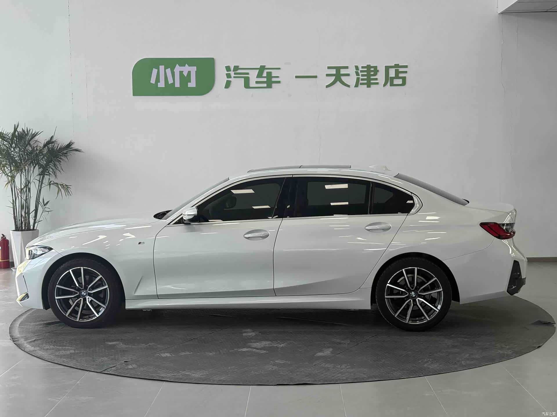 BMW 3 Series, 2023 9