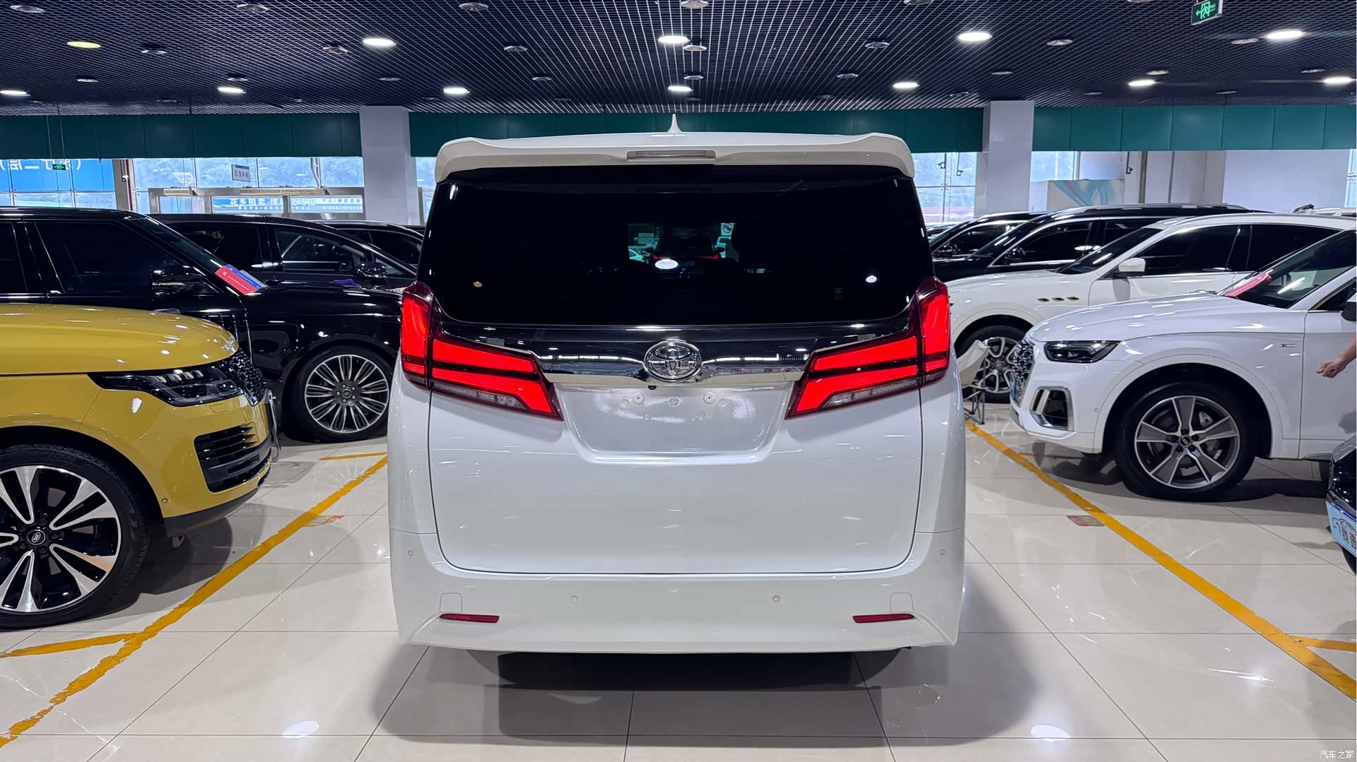 Toyota Alphard, 2022 9