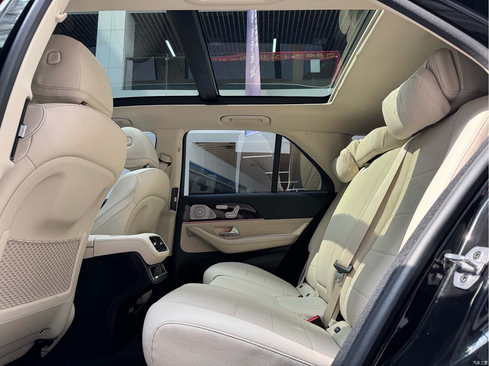 Mercedes-Benz GLE, 2024 15