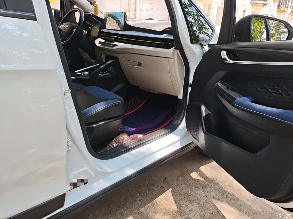 Geely EX3, 2022 22