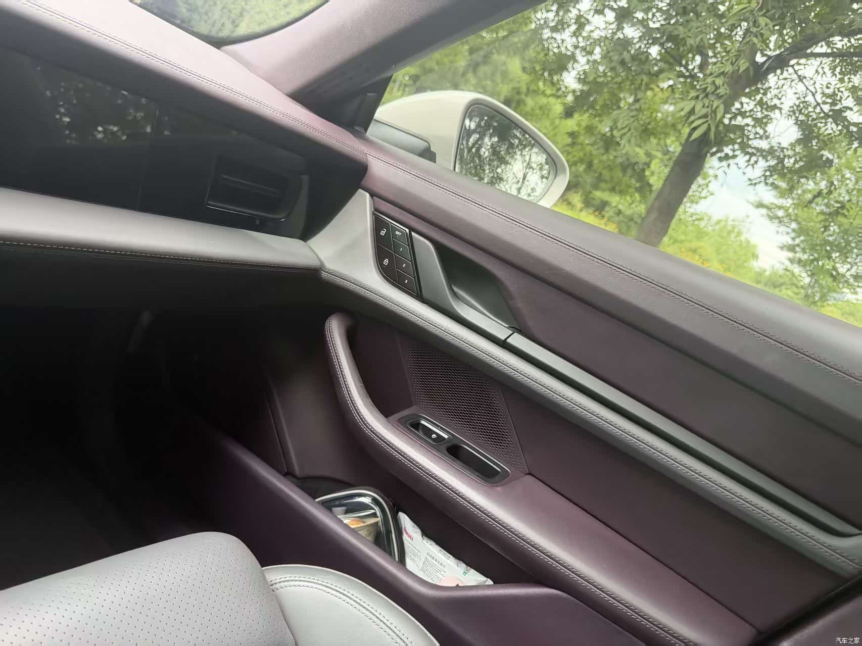 Porsche Taycan, 2023 4
