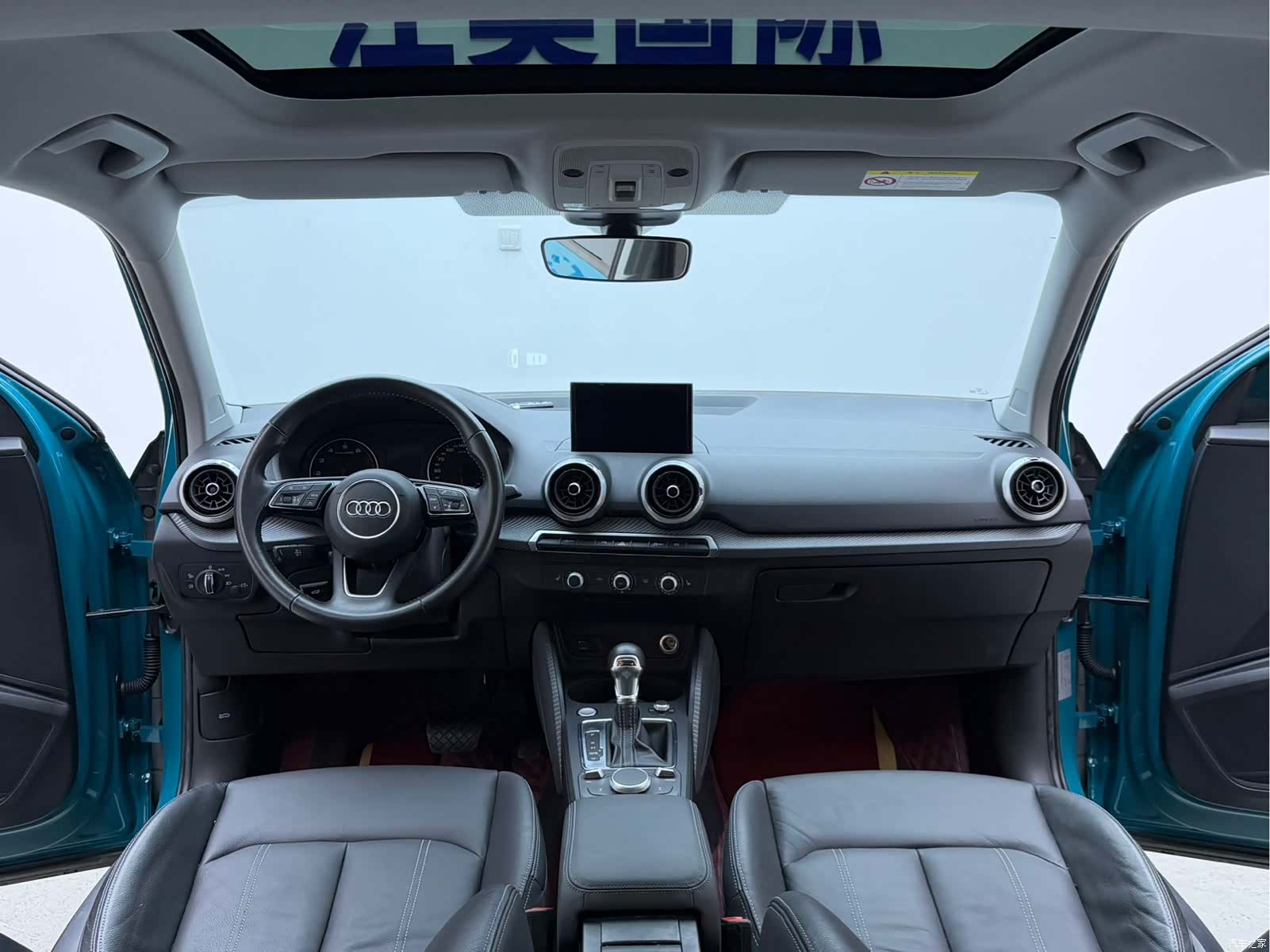 Audi Q2L, 2023 9