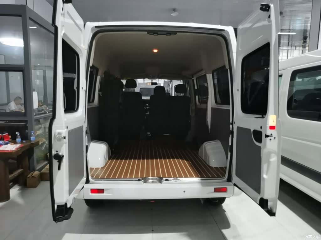 Maxus V80, 2026 19