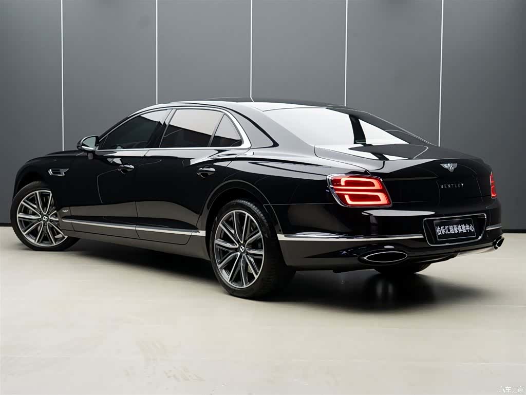 Bentley Flying Spur, 2022 6
