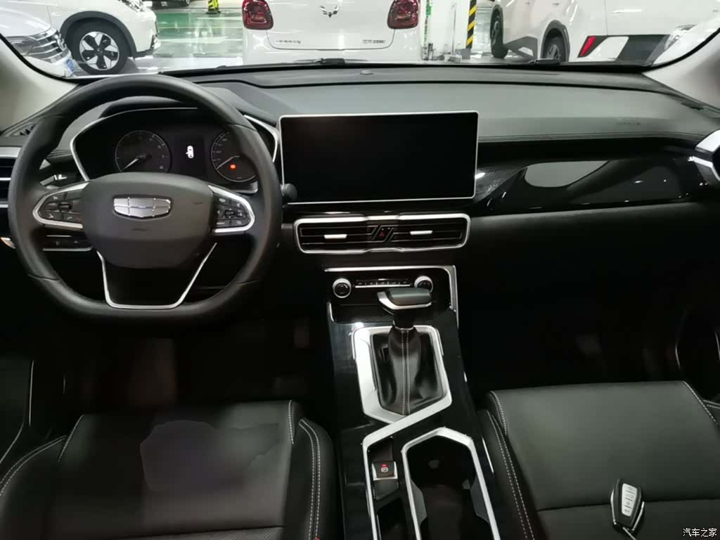 Geely Coolray, 2025 10