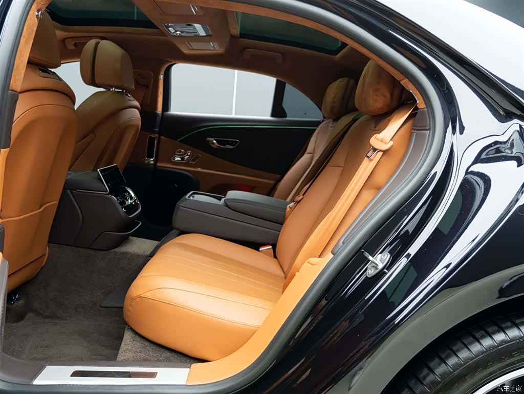 Bentley Flying Spur, 2022 13