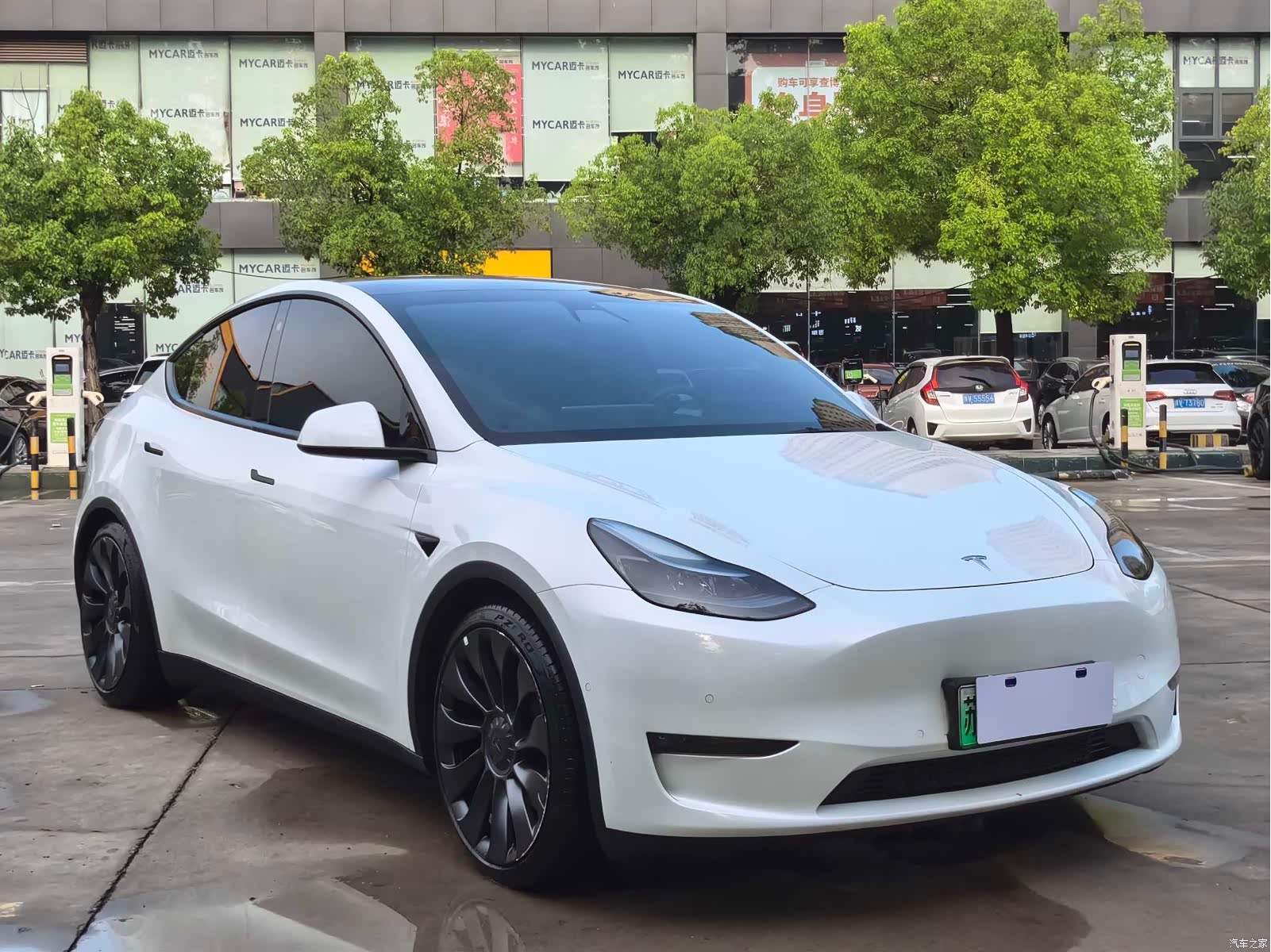 Tesla Model Y, 2023 3