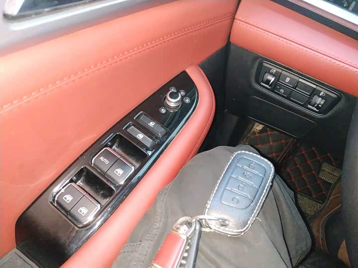 Changan CS85 COUPE 2019 1.5T DCT dong ban China VI