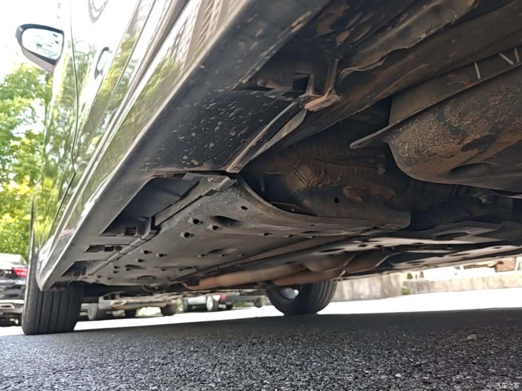 Toyota 2.5V, 2016 22