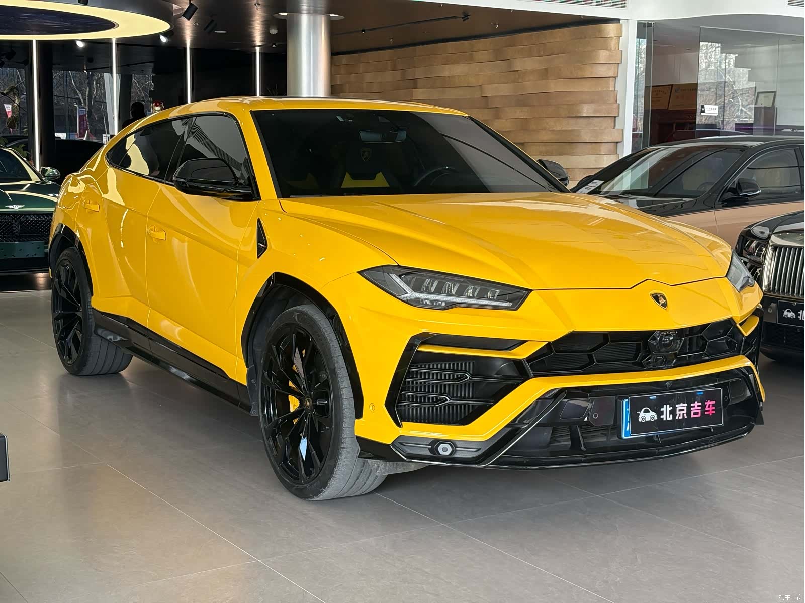 Lamborghini Urus, 2022 3