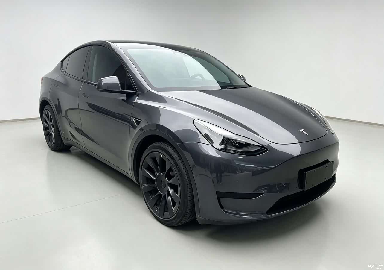 Tesla Model Y, 2022 3