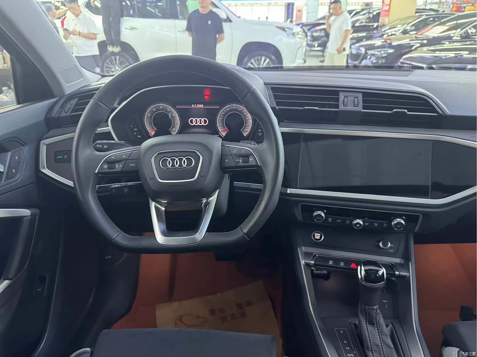 Audi Q3, 2022 10