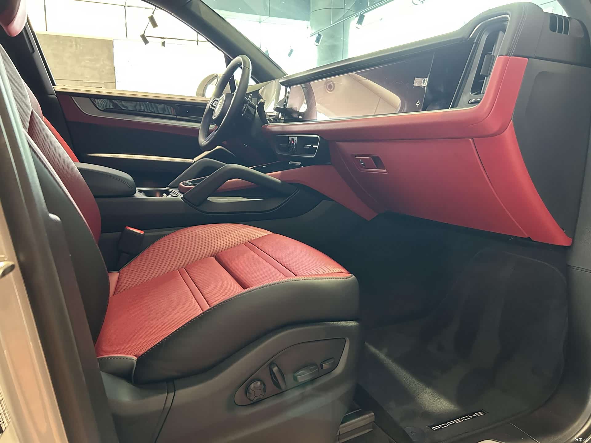 Porsche Cayenne, 2024 11