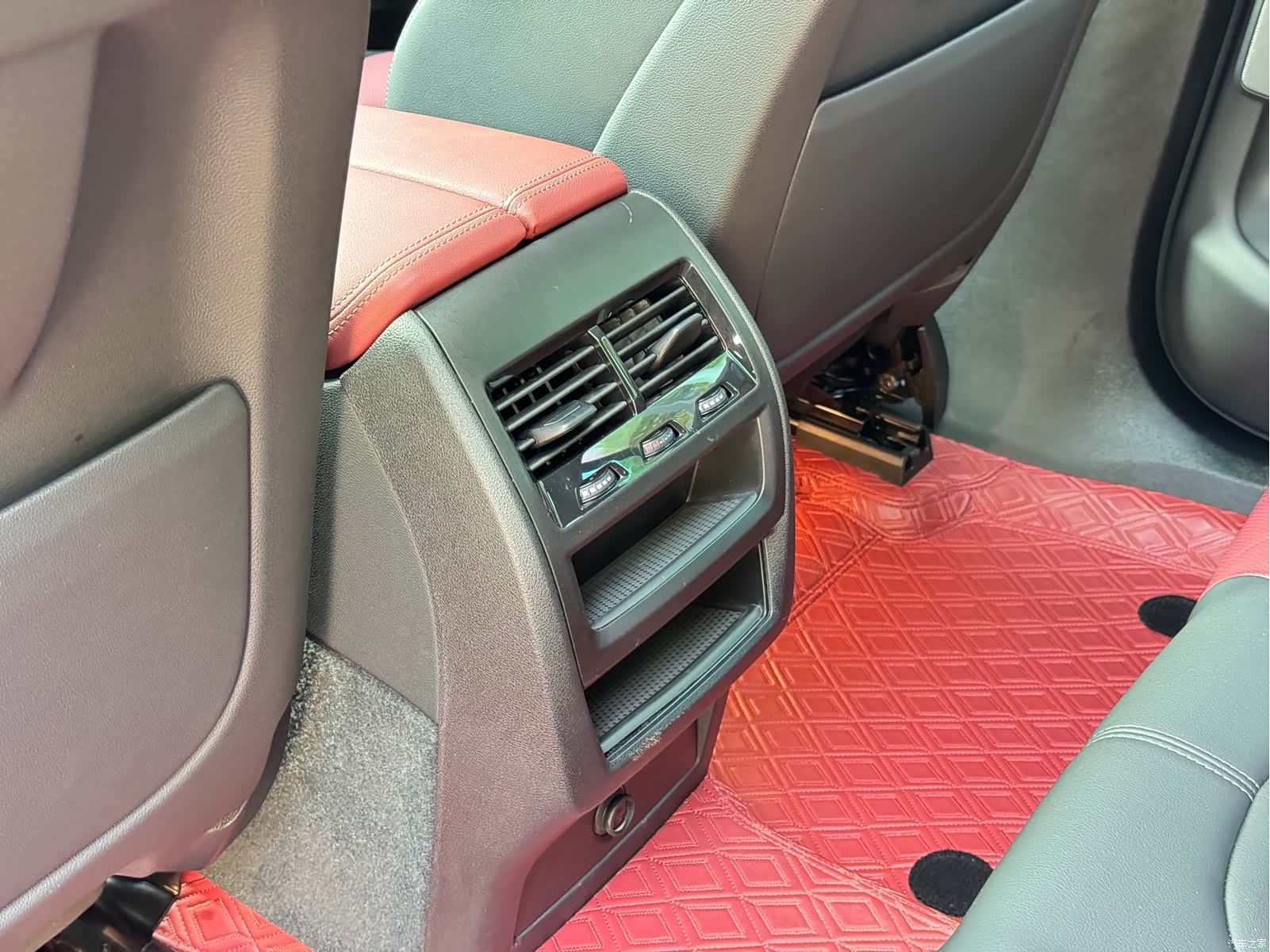 BMW X6, 2024 19