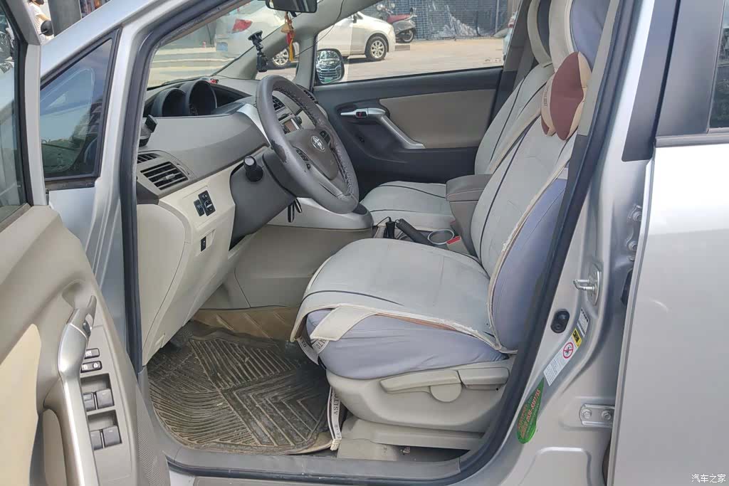 Toyota 180E, 2012 9