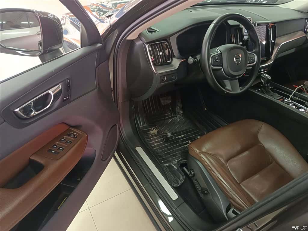 Volvo XC60, 2019 12