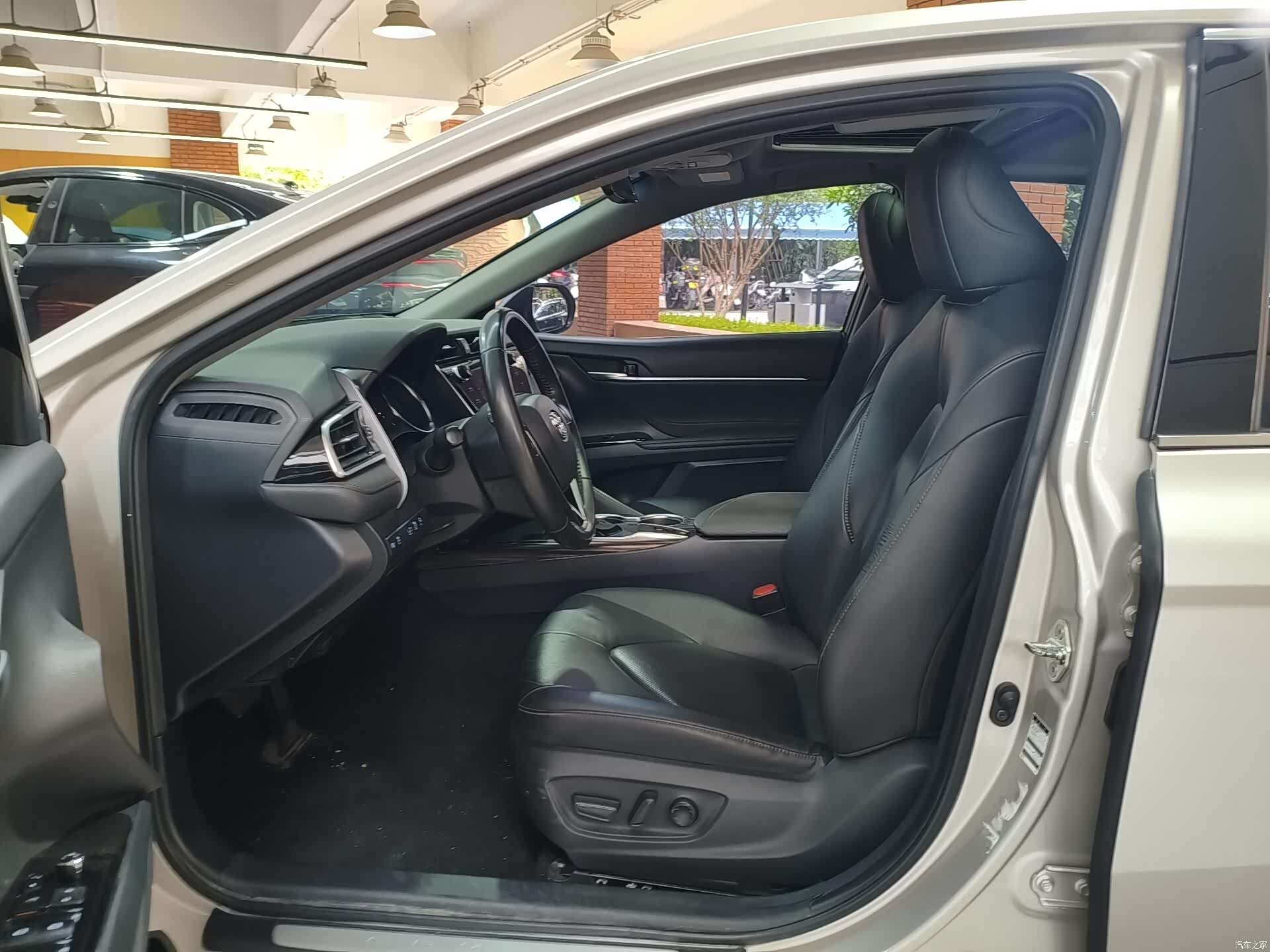 Toyota Camry, 2021 9
