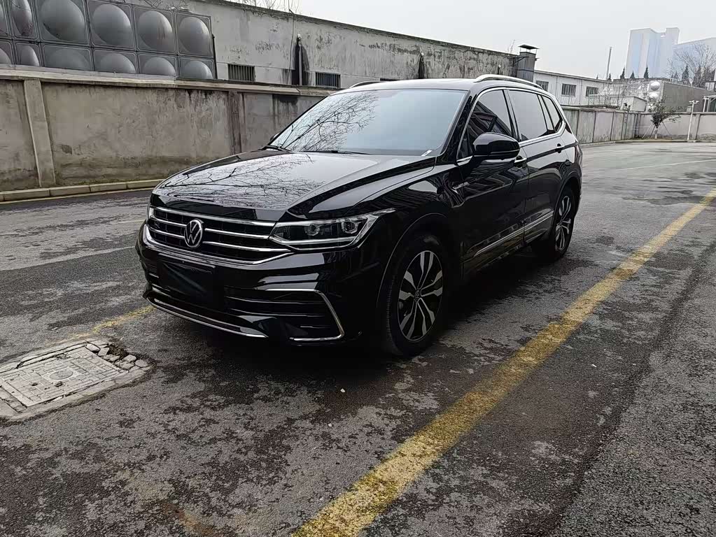 Volkswagen Tiguan L