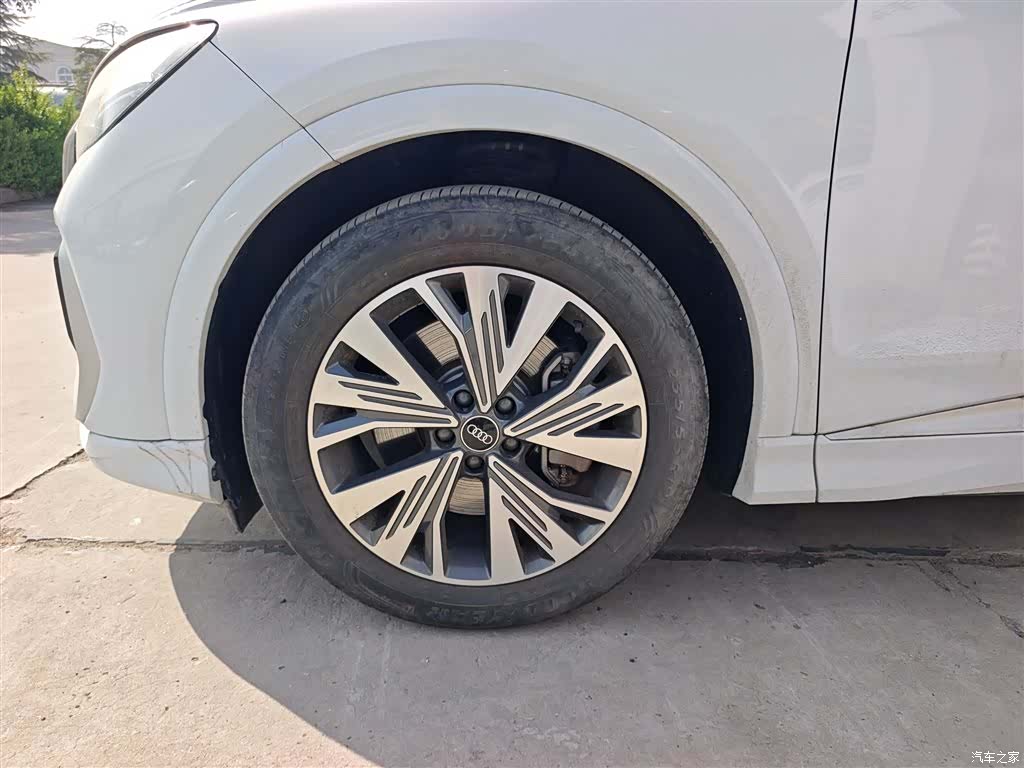 Audi Q4 e-tron, 2024 23