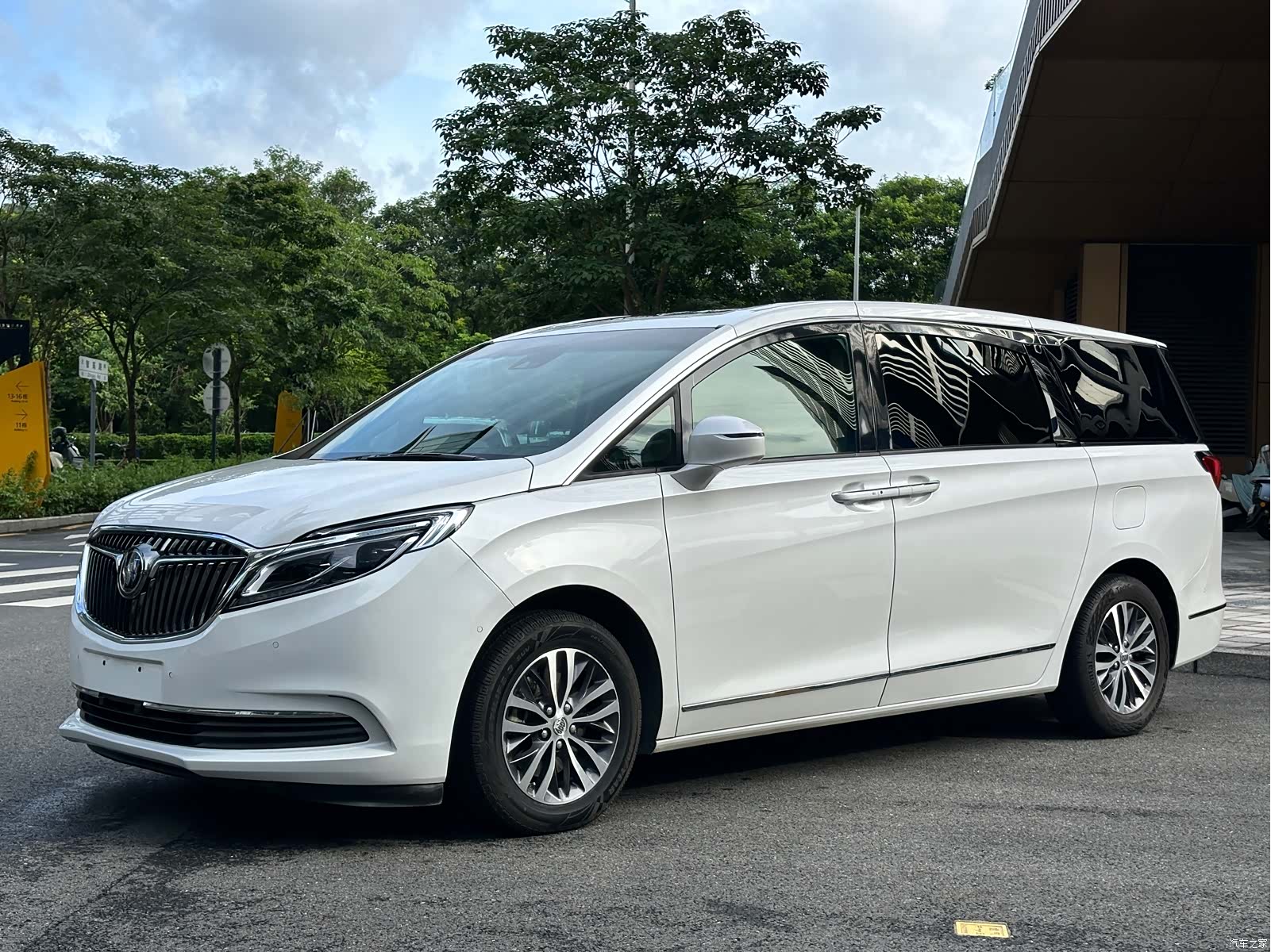 Buick GL8