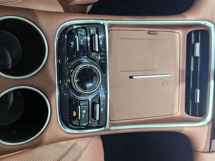 Geely L6 2025, фото 13