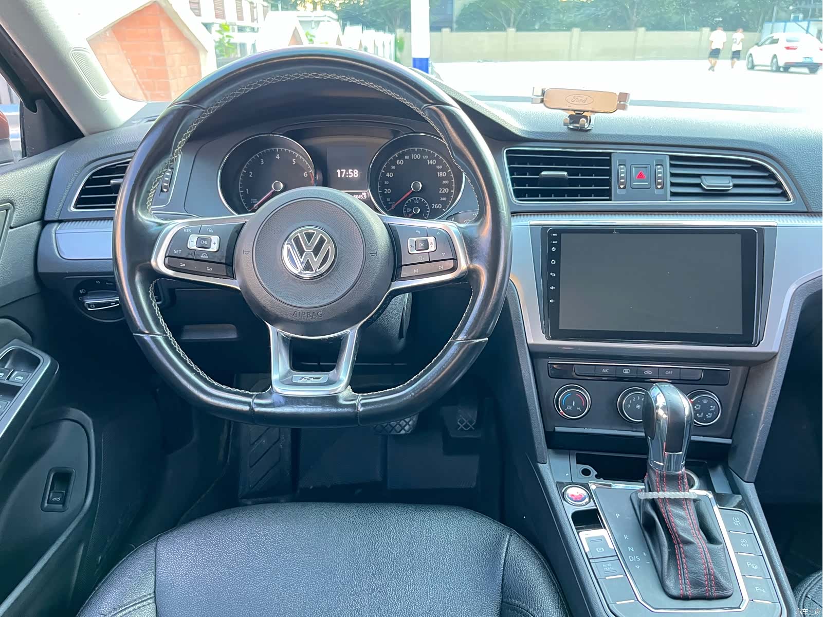 Volkswagen Lamando, 2015 12