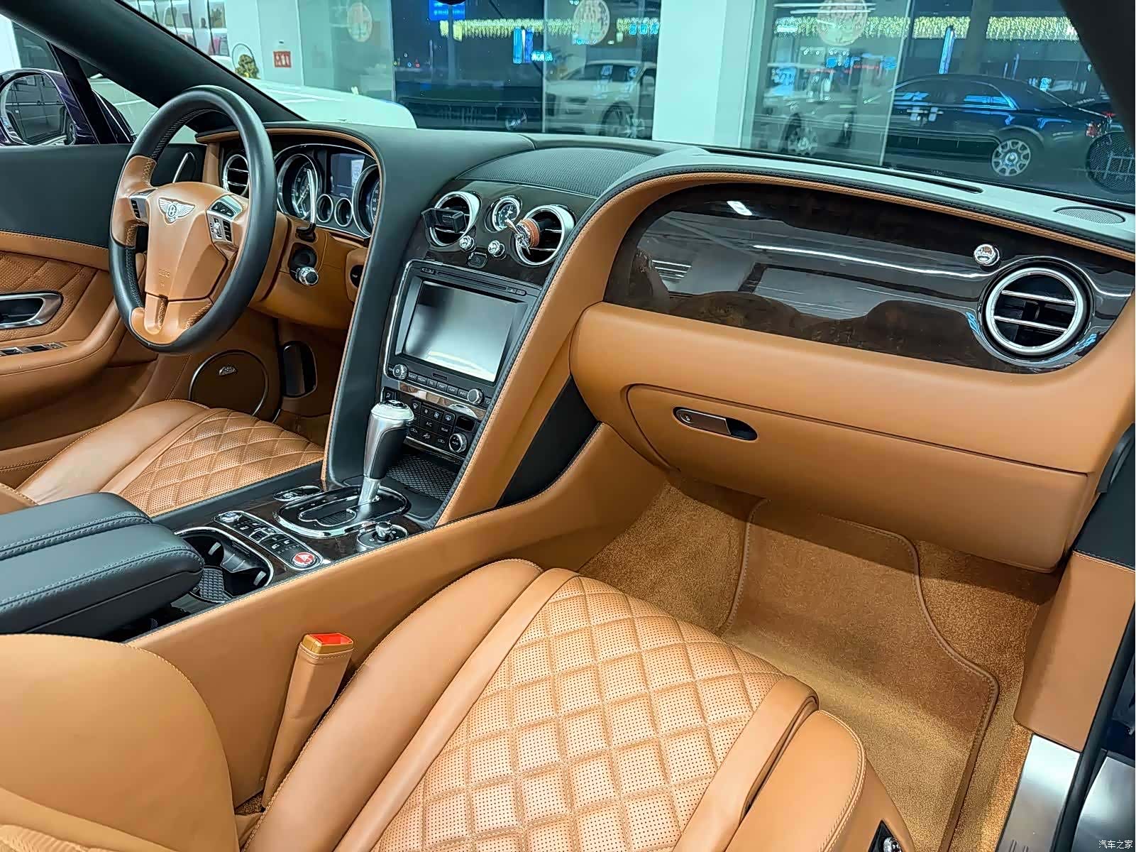 Bentley Continental GT, 2017 все фото