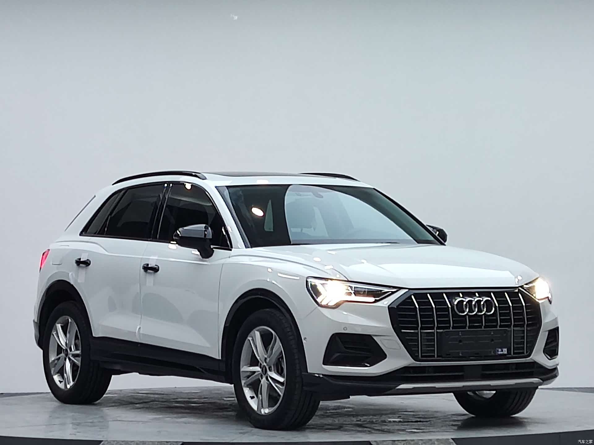 Audi Q3, 2021 4