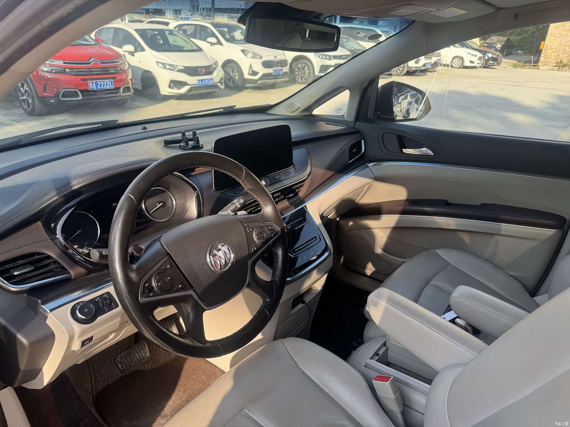 Buick GL8, 2021 4