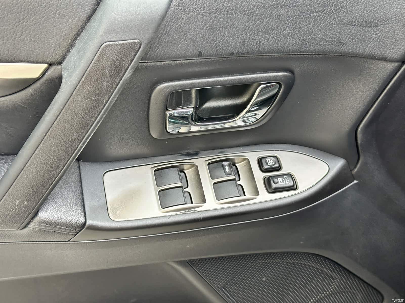 Mitsubishi Pajero, 2011 23