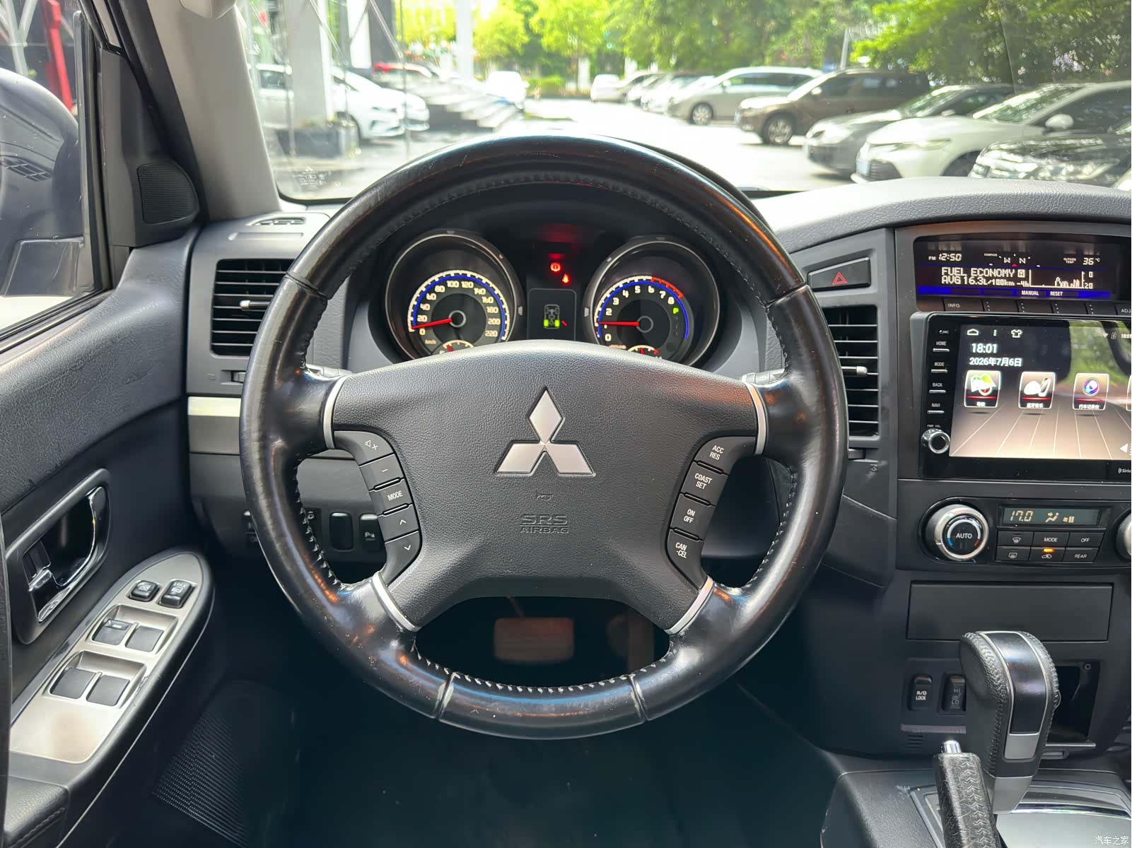 Mitsubishi Pajero, 2011 14
