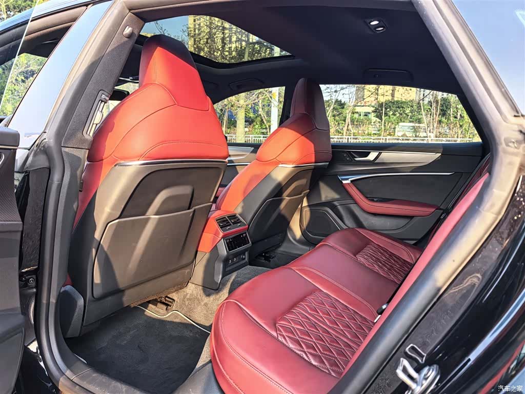 Audi A7L, 2025 14