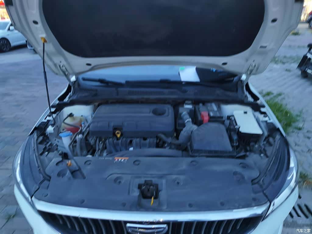 Geely Emgrand, 2022 17