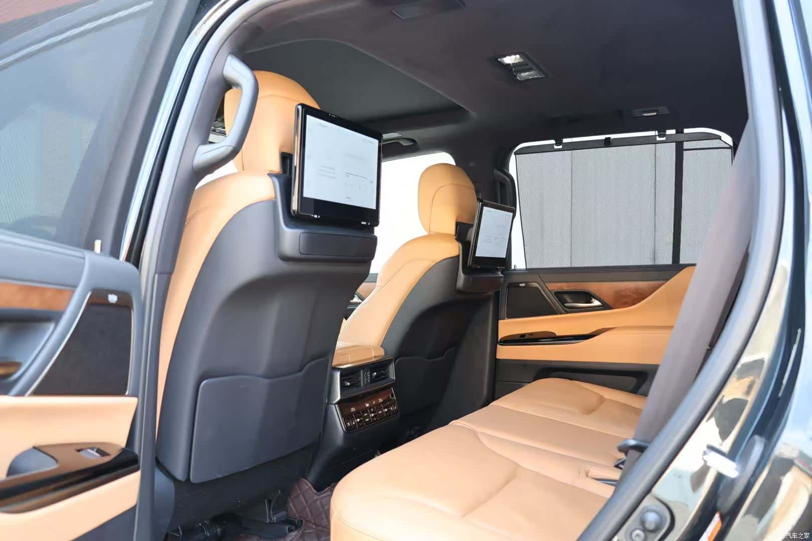 Lexus LX, 2025 11
