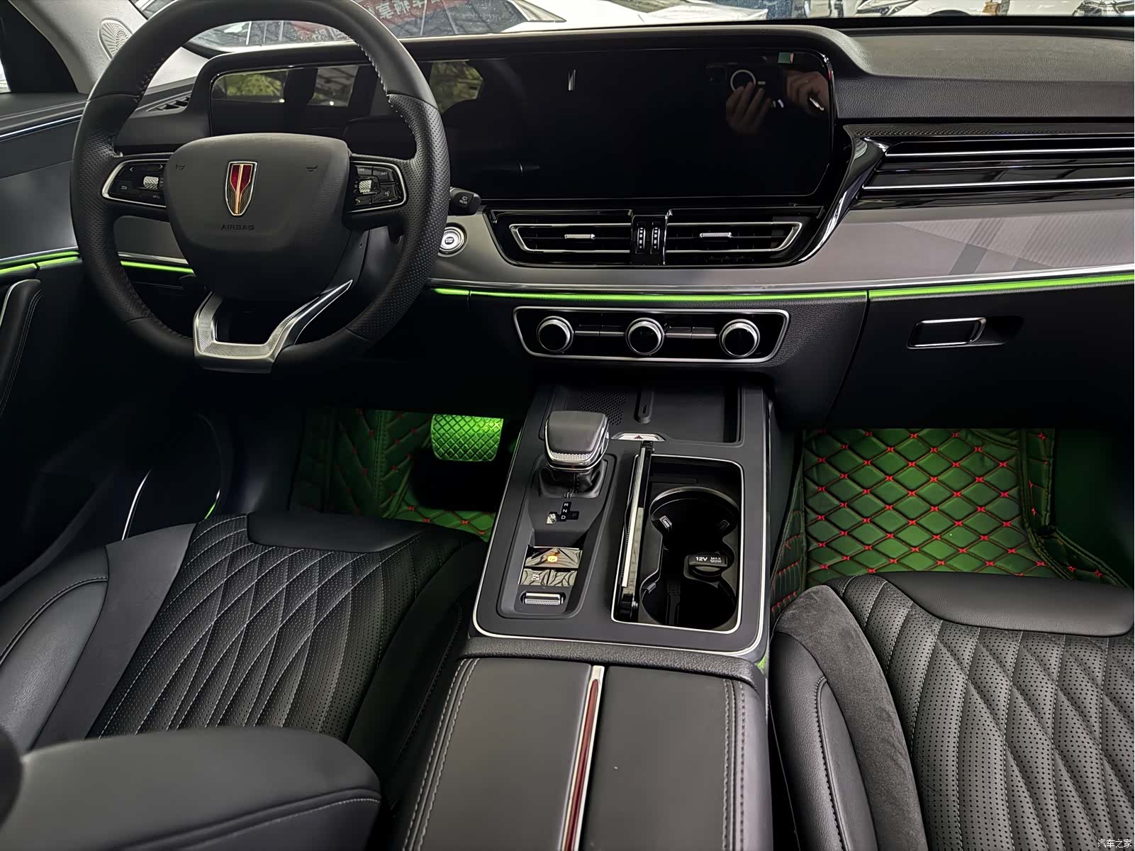 Hongqi HS5, 2024 14