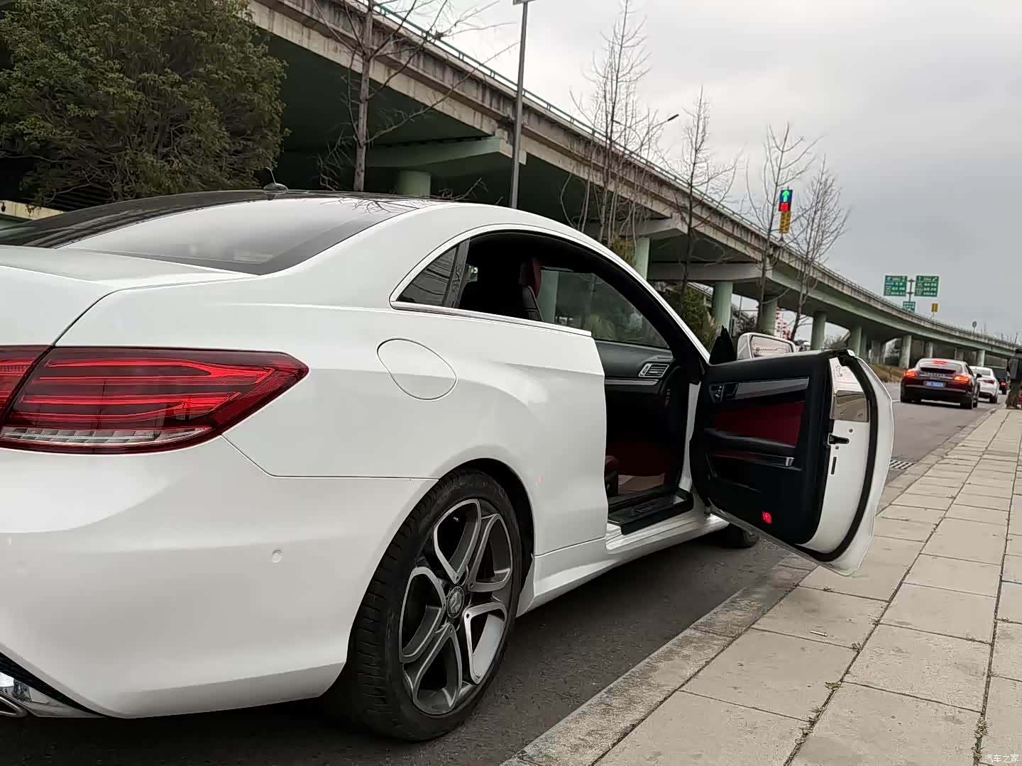 Mercedes-Benz E-Class, 2015 9