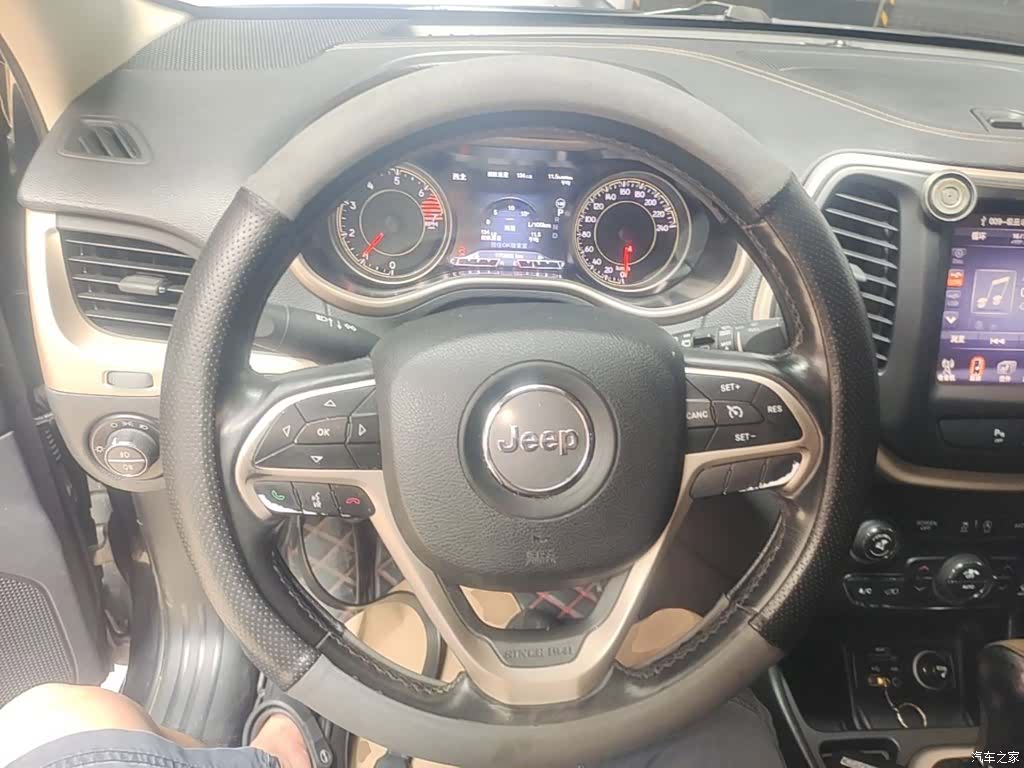 Jeep Cherokee, 2017 11