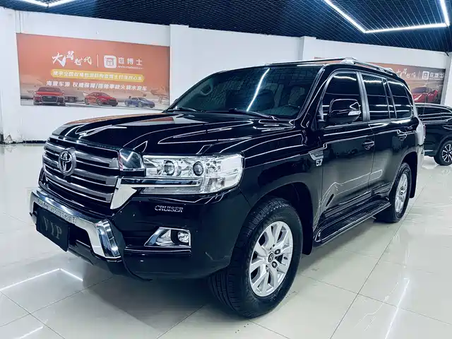 Toyota Land Cruiser 2020 — купить из Китая под заказ