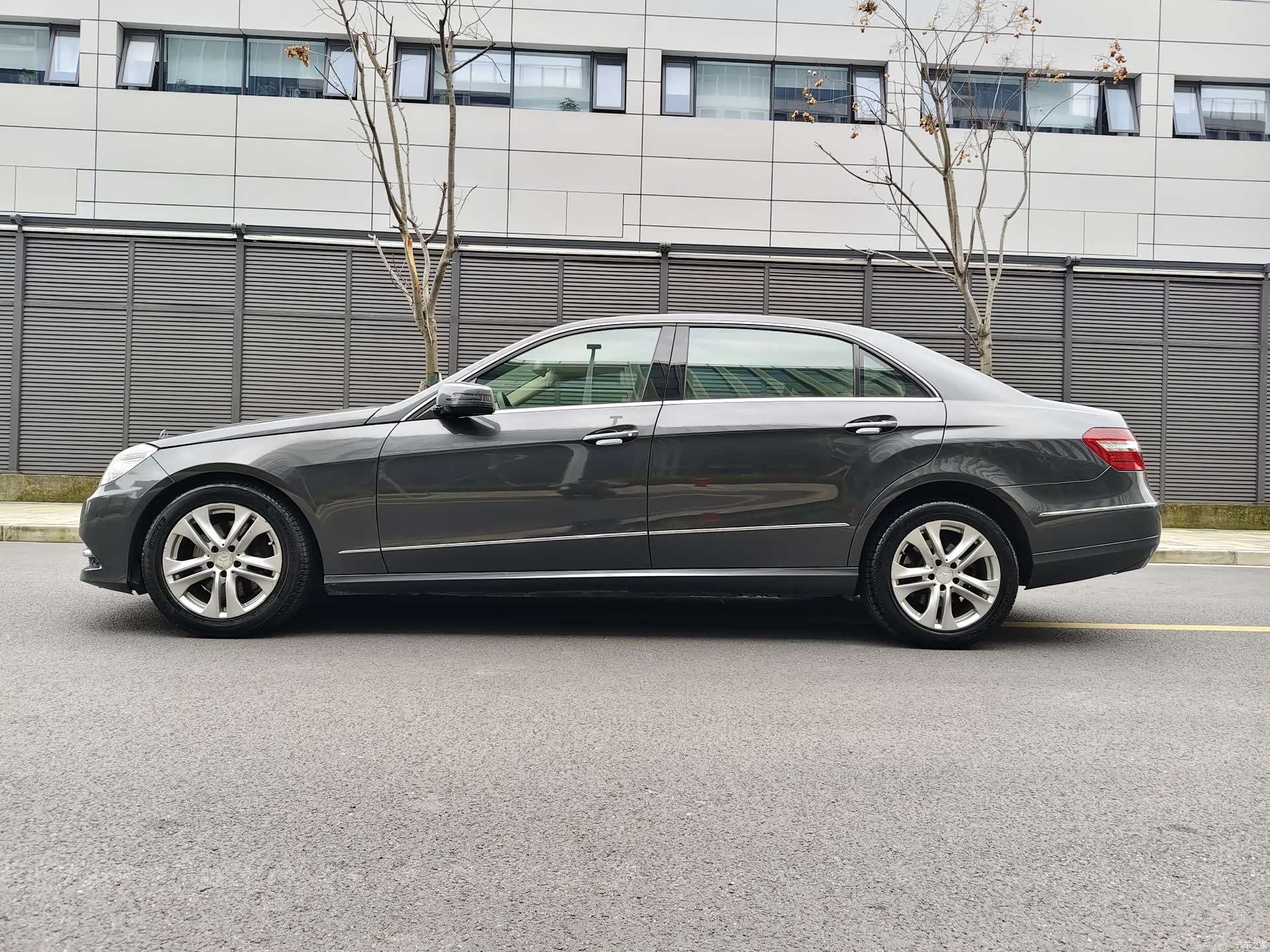 Mercedes-Benz E-Class, 2011 18