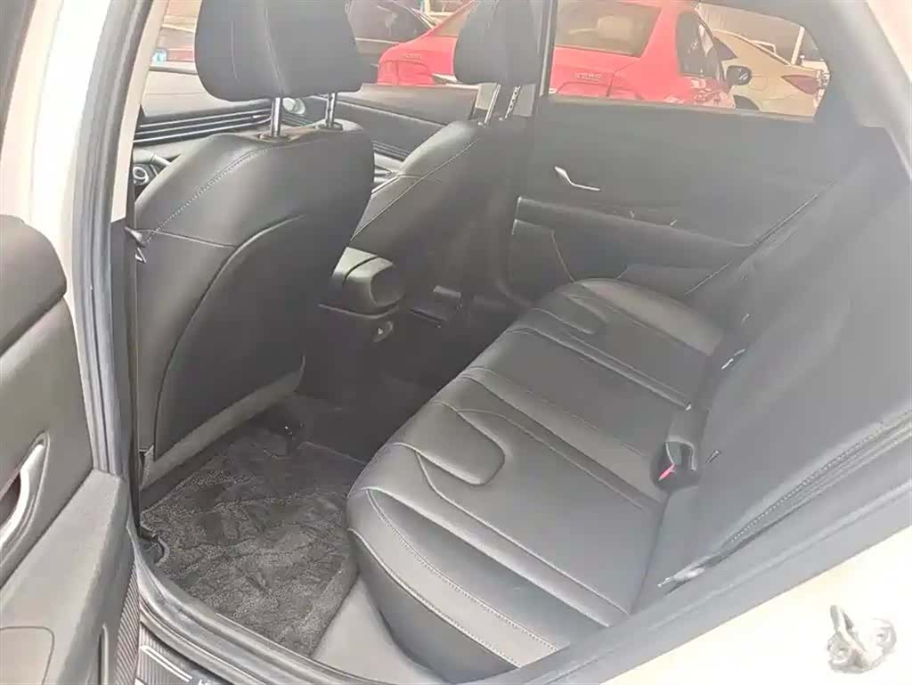 Hyundai Elantra, 2021 все фото