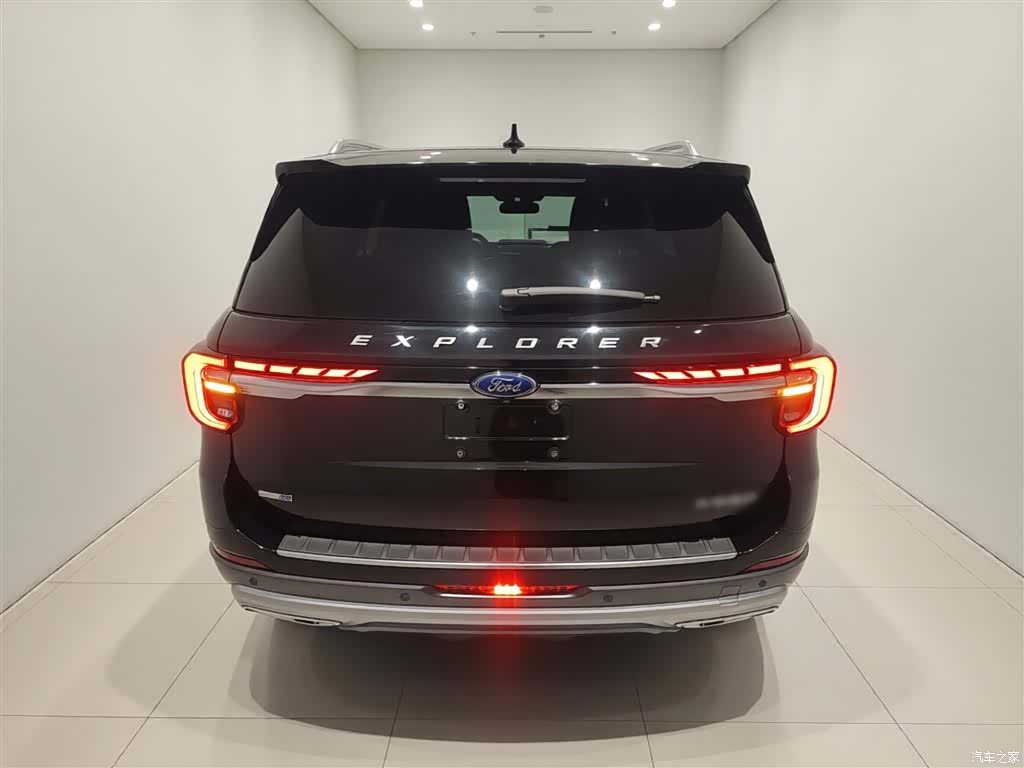 Ford Explorer, 2023 6